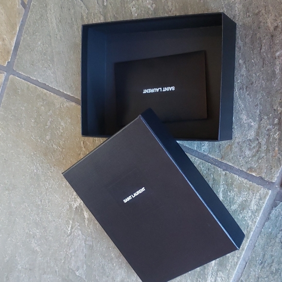Authentic Rodeo Drive Saint Laurent paper bag and box - Picture 5 of 6